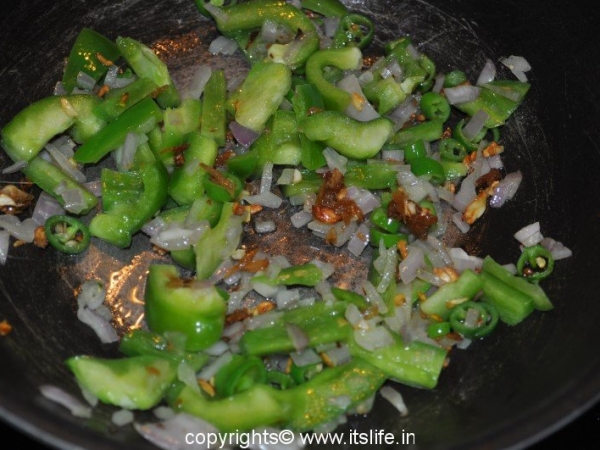 Vegetable balls in hot garlic sauce